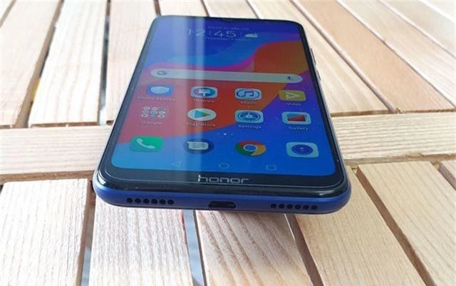 Đập hộp Honor 8A - smartphone dưới 3 triệu có màn hình giọt nước - 9