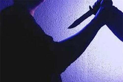 Nam Định: Ghen tuông, thiếu niên 17 tuổi cầm dao đâm chết “tình địch”