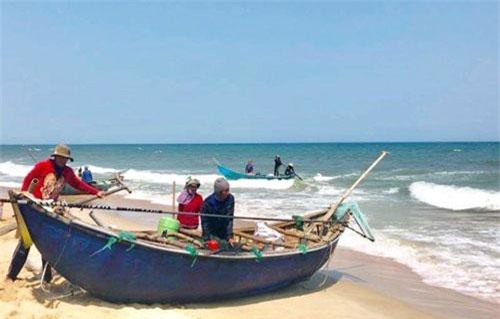 Qu&#x1EA3;ng Ng&#xE3;i: Khu&#x1EA5;y l&#xF2;ng bi&#x1EC3;n c&#xE0;o &#x111;&#x1EB7;c s&#x1EA3;n &#x1ED1;c g&#x1EA1;o b&#xE9; x&#xED;u, c&#x1EA7;m ch&#x1EAF;c ti&#x1EC1;n tri&#x1EC7;u/ng&#xE0;y