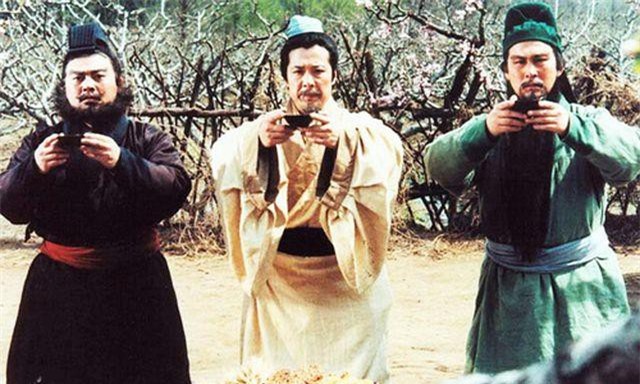 Dàn sao "Tam Quốc" sau 25 năm: Người lên như diều gặp gió, người ốm yếu ngồi xe lăn