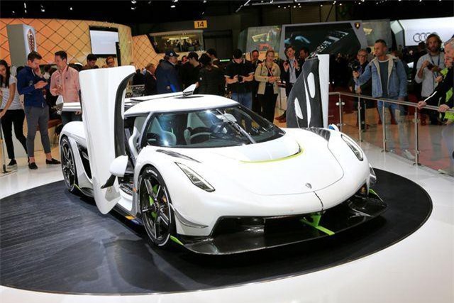 Cận cảnh siêu xe 3 triệu USD mới ra mắt của Koenigsegg