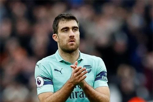 Trung vệ: Sokratis Papastathopoulos (Arsenal).