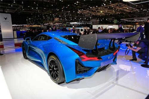 Siêu xe Trung Quốc có sức mạnh kinh hoàng ngang Bugatti Chiron