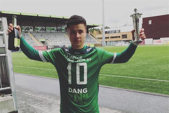 Tiền đạo gốc Việt Alexander Dang muốn cạnh tranh vị trí với Công Phượng