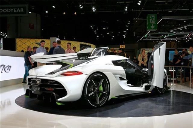 Cận cảnh siêu xe 3 triệu USD mới ra mắt của Koenigsegg - 2