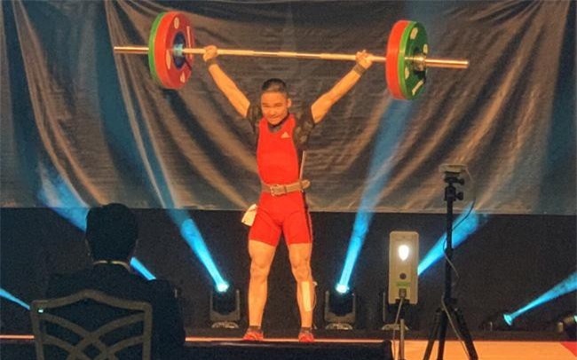 Lực sĩ Cử tạ trẻ Đỗ Tú Tùng xuất sắc giành 3 huy chương vàng, thiết lập 3 kỷ lục trẻ thế giới ở Las Vegas, Mỹ