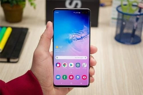 Galaxy S10+ sạc nhanh gấp đôi iPhone XS Max