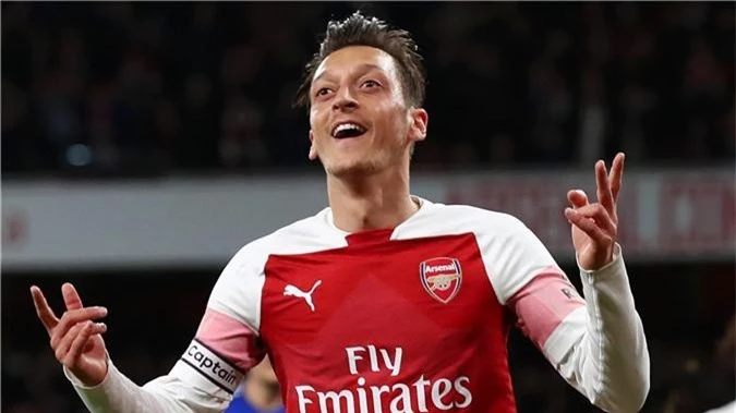 Hé lộ 3 lý do khiến Ozil tiếp tục bị HLV Emery cho ra rìa ở trận gặp MU