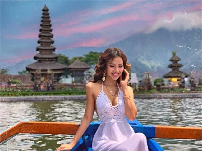 Khoe đường cong nóng bỏng ở thiên đường Bali, Phương Trinh Jolie quyết giành ngôi đệ nhất sexy showbiz Việt - Ảnh 7.