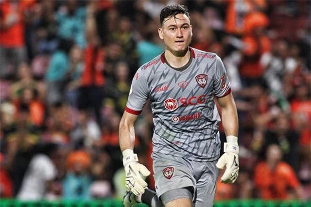 Văn Lâm tiếp tục tỏa sáng trong màu áo Muangthong United