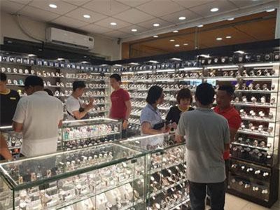 Thế giới di động lấn sân sang kinh doanh đồng hồ