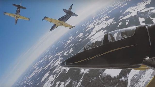 Pha nhào lộn ngoạn mục như phim bom tấn của các máy bay Nga