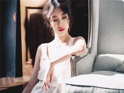 Vợ kì công để bắt quả tang chồng ngoại tình, nhưng chẳng thèm đánh ghen