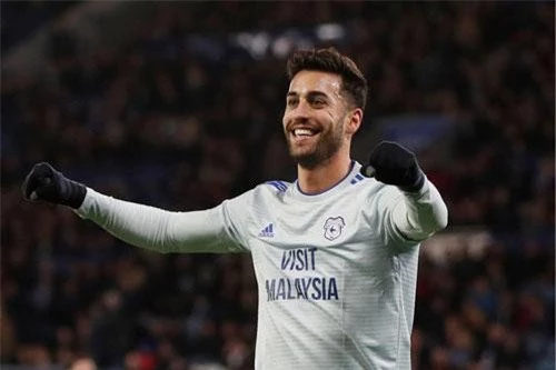 Tiền vệ: Victor Camarasa (Cardiff City).