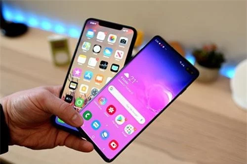 iPhone Xs Max và Samsung Galaxy S10 Plus.