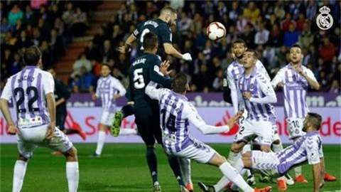 Benzema đã có một hiệp 2 bùng nổ