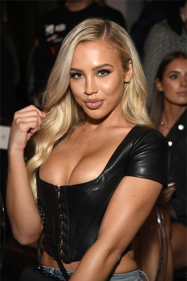 Tammy Hembrow khoe ngực căng đầy - 7