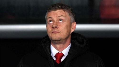 'Gục ngã' trước Arsenal, HLV Solskjaer đổ lỗi cho trọng tài