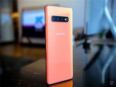 Galaxy S10 bán chạy chưa từng có tại Anh và Mỹ