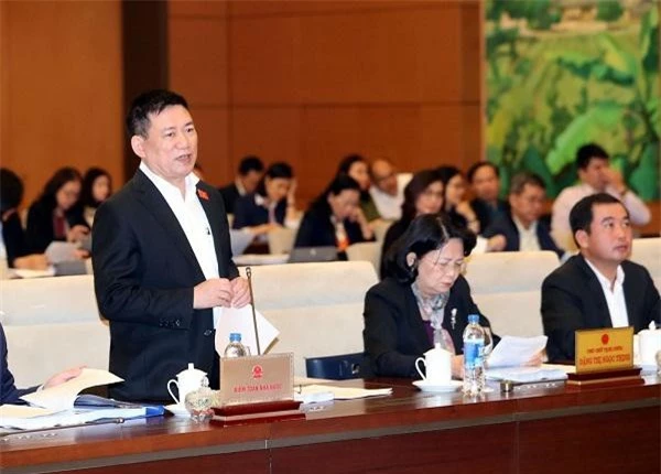 Tổng Kiểm toán Nhà nước Hồ Đức Phớc trình bày Tờ trình về dự án Luật Kiểm toán sửa đổi, bổ sung một số điều của Luật Kiểm toán Nhà nước. (Ảnh: TTXVN) Tổng Kiểm toán Nhà nước Hồ Đức Phớc trình bày Tờ trình về dự án Luật Kiểm toán sửa đổi, bổ sung một số điều của Luật Kiểm toán Nhà nước. (Ảnh: TTXVN)