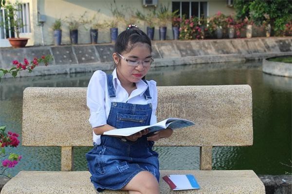 Vẻ đẹp Vầng trăng khuyết: “Con ơi, cha không lo cho con được nữa..."