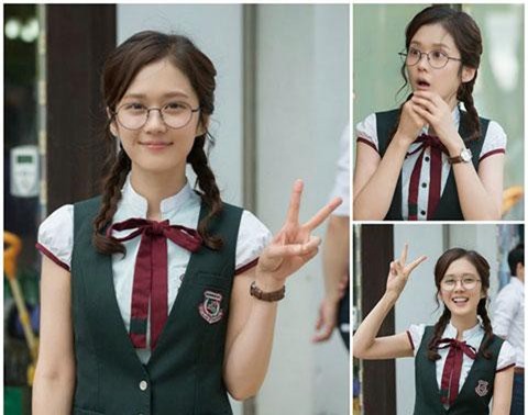 Người đẹp Hoa - Hàn đóng vai nữ sinh ở tuổi U40