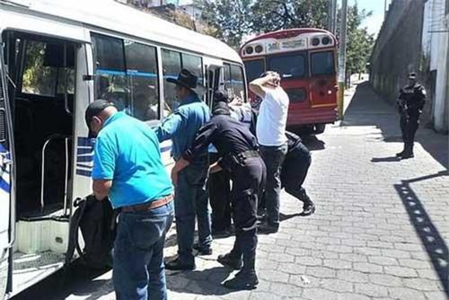 Interpol bắt giữ 560 tội phạm buôn bán vũ khí tại Mỹ Latin