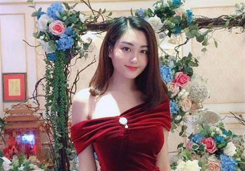 Hot girl bikini Huyền Trần: "Phụ nữ ở mức độ nào có quyền đòi hỏi người đàn ông ở mức độ thế"