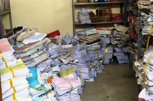 Lâm Đồng: Lốc xoáy thổi tốc mái khu văn phòng UBND TP, nhiều tài liệu quan trọng nguy cơ hư hỏng