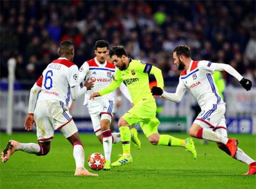 Barcelona - Lyon: Chỉnh sửa “súng”, tránh vết xe đổ