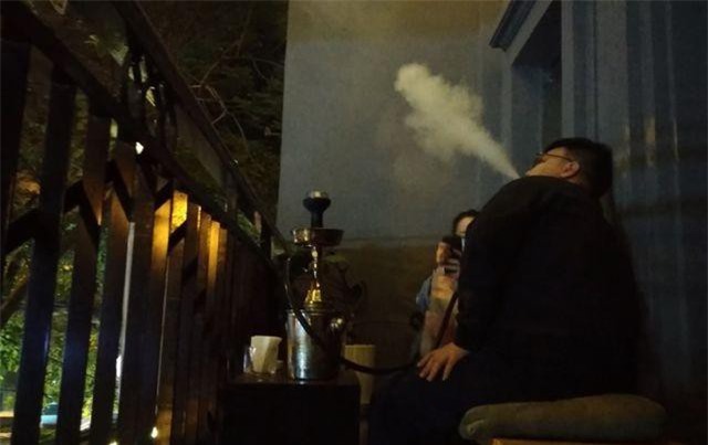 Lạc vào thế giới bóng cười của giới trẻ Hà Nội