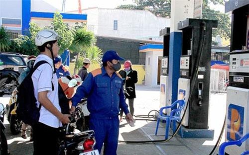 Chính phủ xin rút đề xuất tăng thuế xăng kịch khung 8.000 đồng/lít