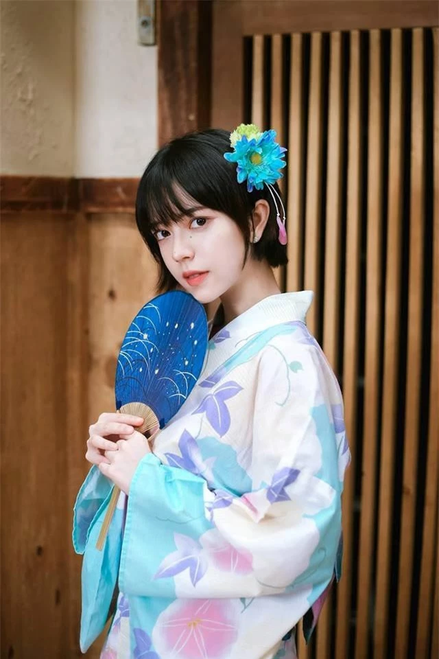 Thư mặc Yukata của Nhật Bản.