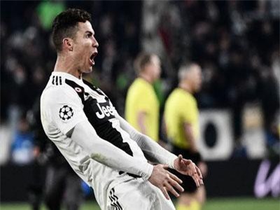 Bị Ronaldo chọc tức, Simeone đáp trả đầy bất ngờ
