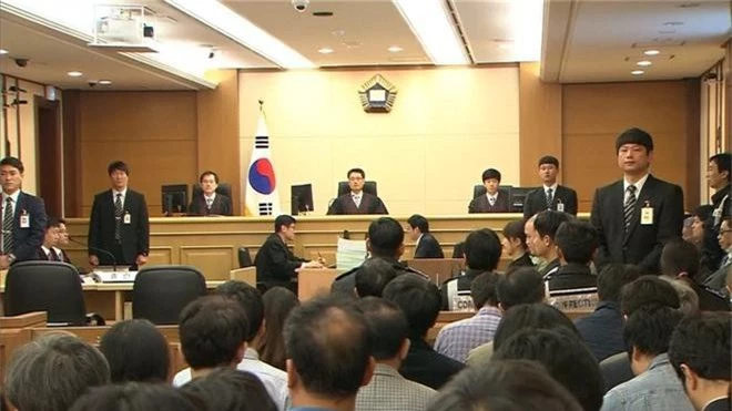 Bị 10 nạn nhân tố quay lén và tung clip sex, Jung Joon Young có thể sẽ phải đối mặt với mức án nặng đến mức nào? - Ảnh 1.