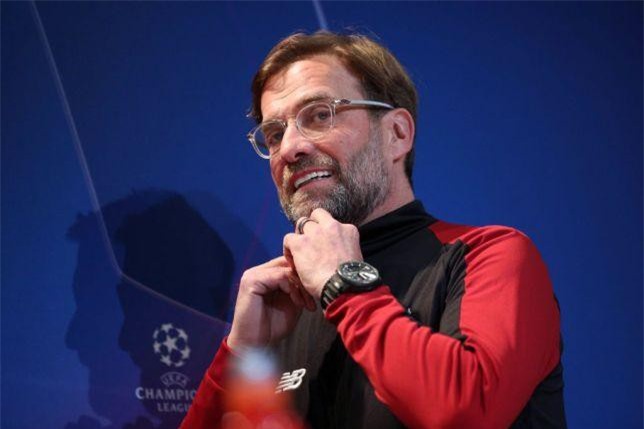 Neville xúi Liverpool bỏ cúp Champions League, Jurgen Klopp nổi đóa