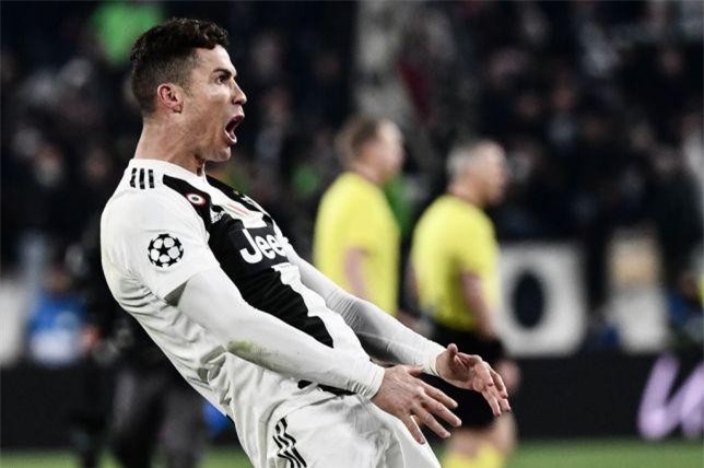 "Lên đồng", Ronaldo ăn mừng khiêu khích kiểu Simeone