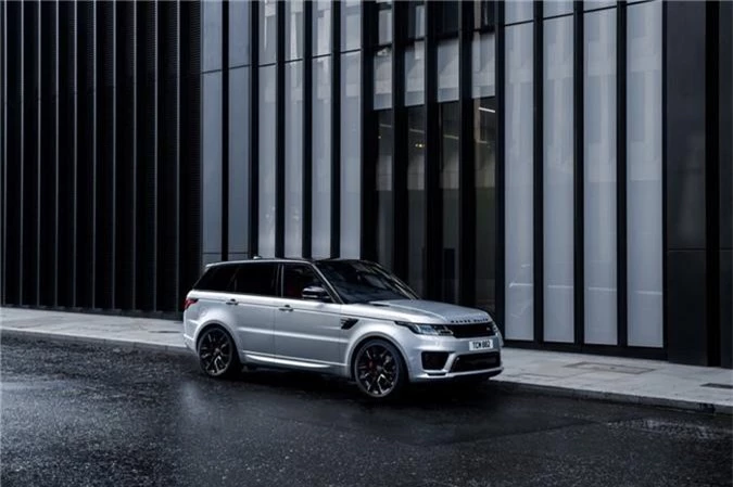 Land Rover bắt đầu mở kênh đặt hàng cho Range Rover Sport 2019 với hai dòng phiên bản P360 và P400 hybrid hạng nhẹ.