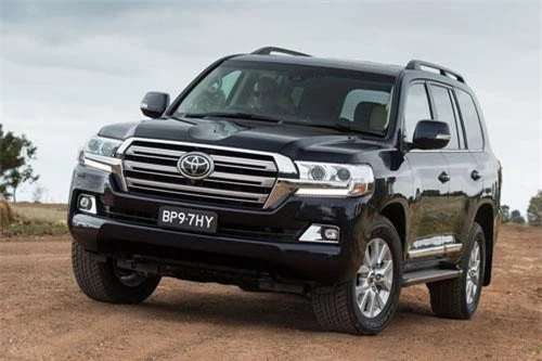 =1. Toyota Land Cruiser (doanh số: 0 chiếc).