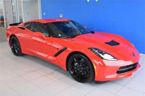 3. Chevrolet Corvette Stingray 2019 (giá khởi điểm: 57.000 USD).