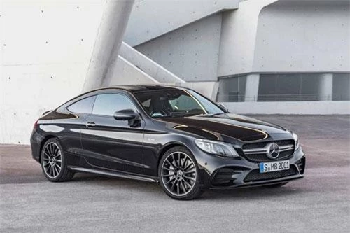 8. Mercedes-AMG C63 Coupe 2019 (giá khởi điểm: 69.745 USD).