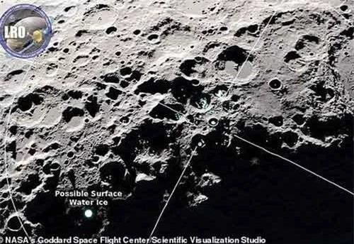 Bức ảnh do tàu LRO của NASA chụp cung cấp manh mối về nước biết nhảy kỳ thú trên Mặt trăng. Ảnh: NASA