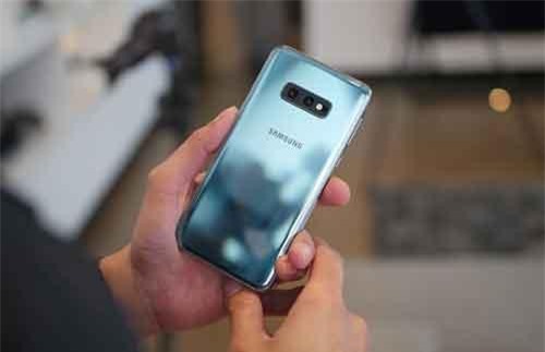 Samsung chuẩn bị ra mắt smartphone cao cấp giá rẻ