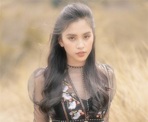 Hoa h&#x1EAD;u Ti&#x1EC3;u Vy khoe nhan s&#x1EAF;c ng&#x1ECD;t ng&#xE0;o sau n&#x1EED;a n&#x103;m &#x111;&#x103;ng quang