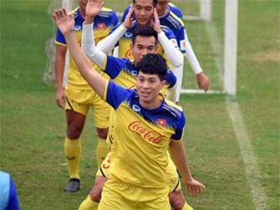 HLV Park Hang Seo thở phào vì Quang Hải, Đình Trọng