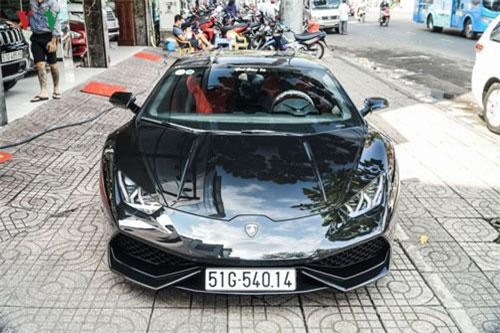 Soi siêu xe Lamborghini Huracan LP610-4 màu đen độc nhất Việt Nam
