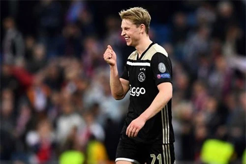 Tiền vệ trung tâm: Frenkie de Jong (Ajax).