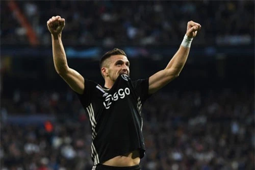 Tiền vệ tấn công: Dusan Tadic (Ajax).