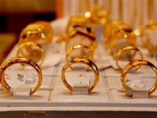 DN tặng nhân viên 1 chỉ vàng nhưng quy ra tiền mặt, có được tính là chi phí hợp lý không?