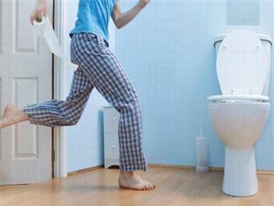 Buồn tiểu có nên đi tiểu ngay?